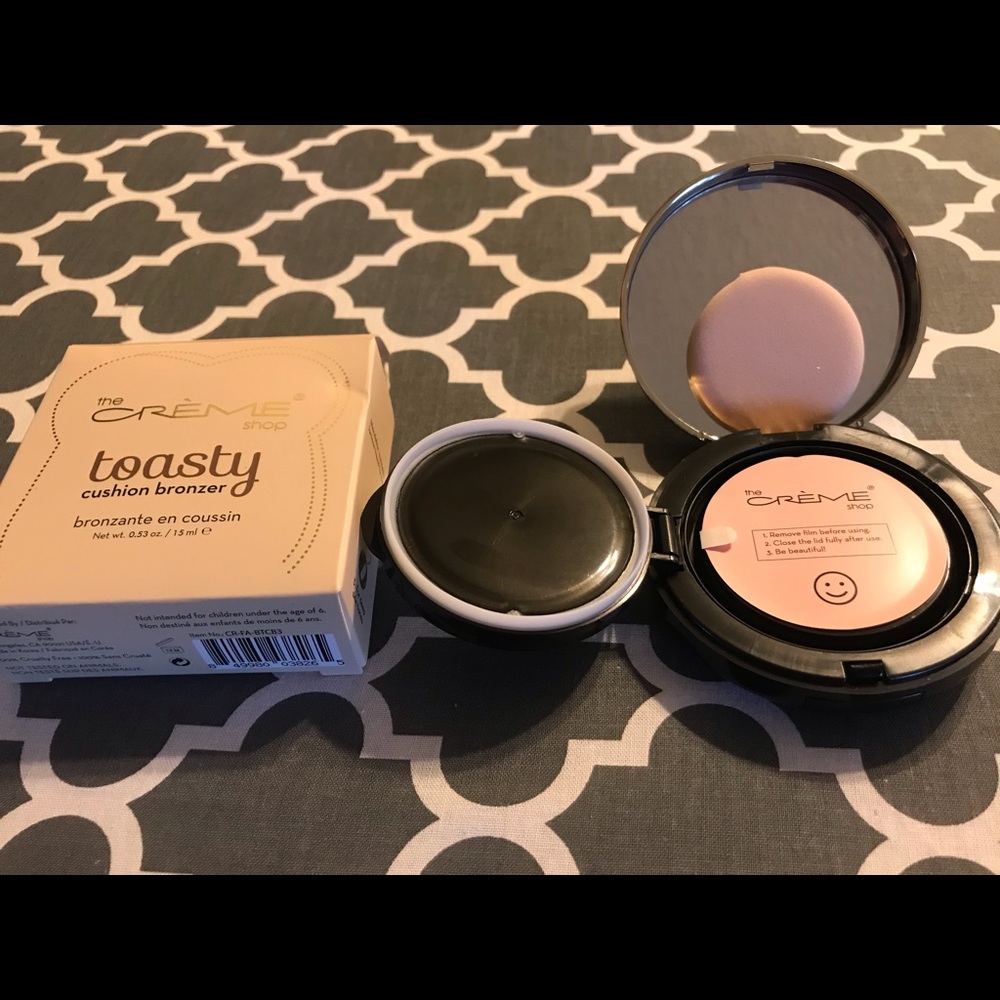 Cushion bronzer